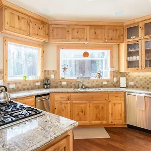  Holiday home Luxurious Pioneer